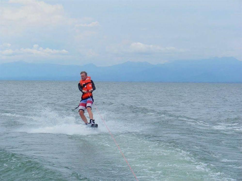 Blue Zebra Island Lodge Senga Екстериор снимка