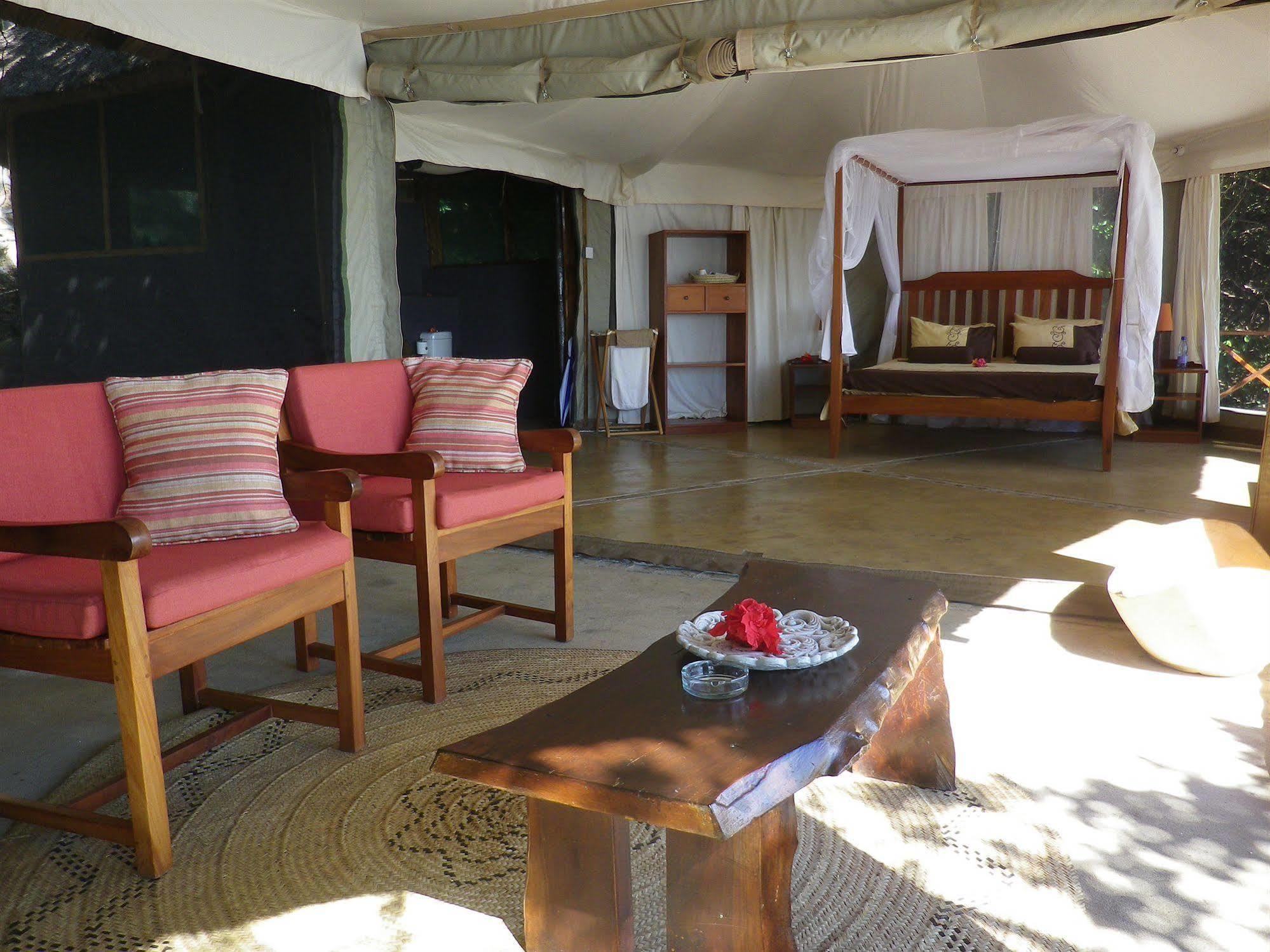 Blue Zebra Island Lodge Senga Екстериор снимка
