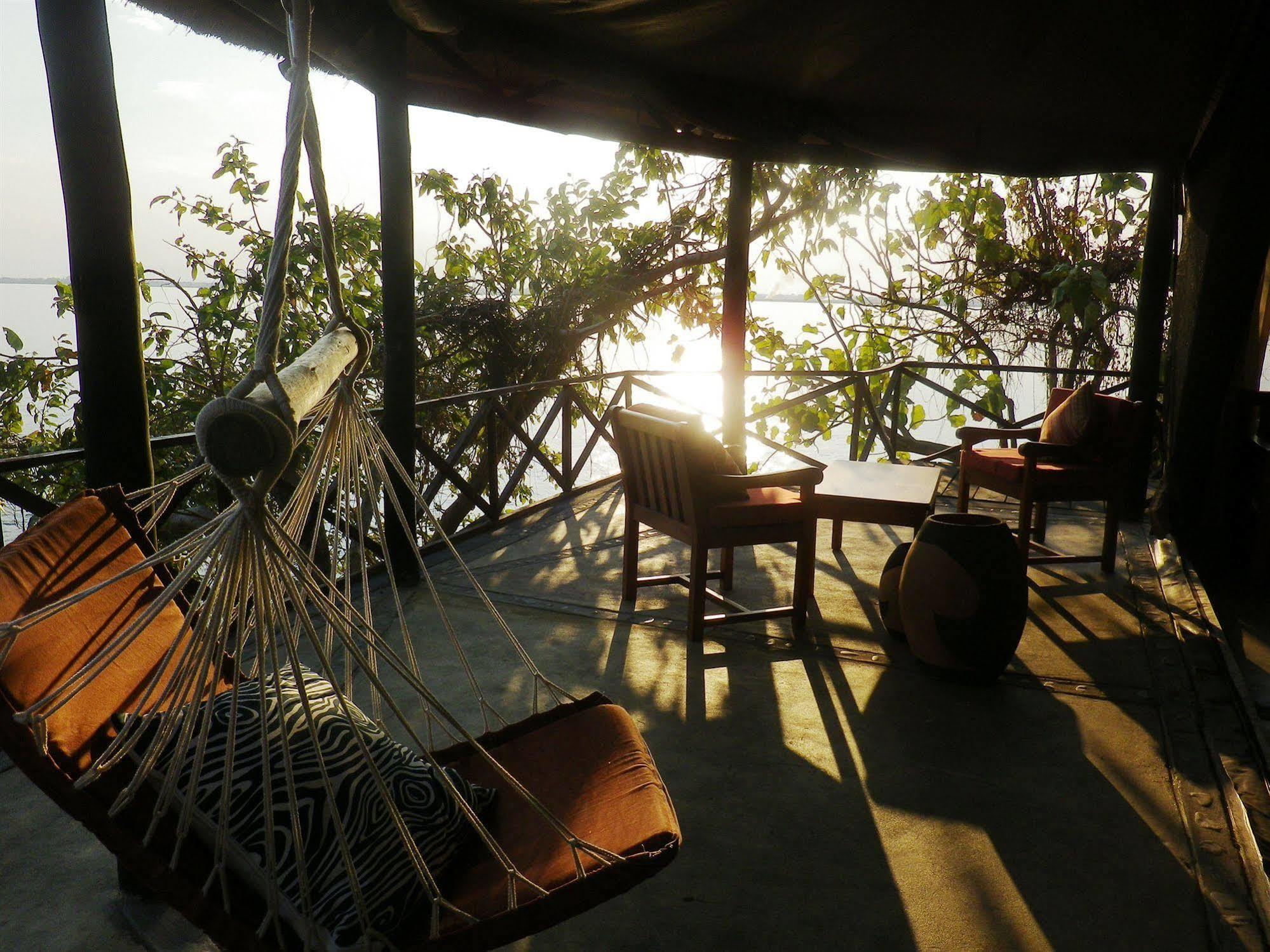 Blue Zebra Island Lodge Senga Екстериор снимка