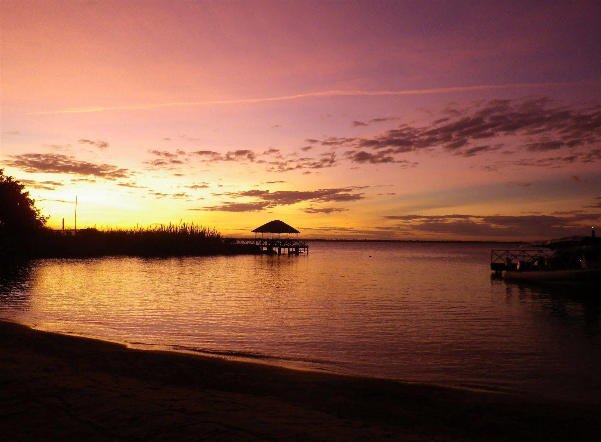 Blue Zebra Island Lodge Senga Екстериор снимка