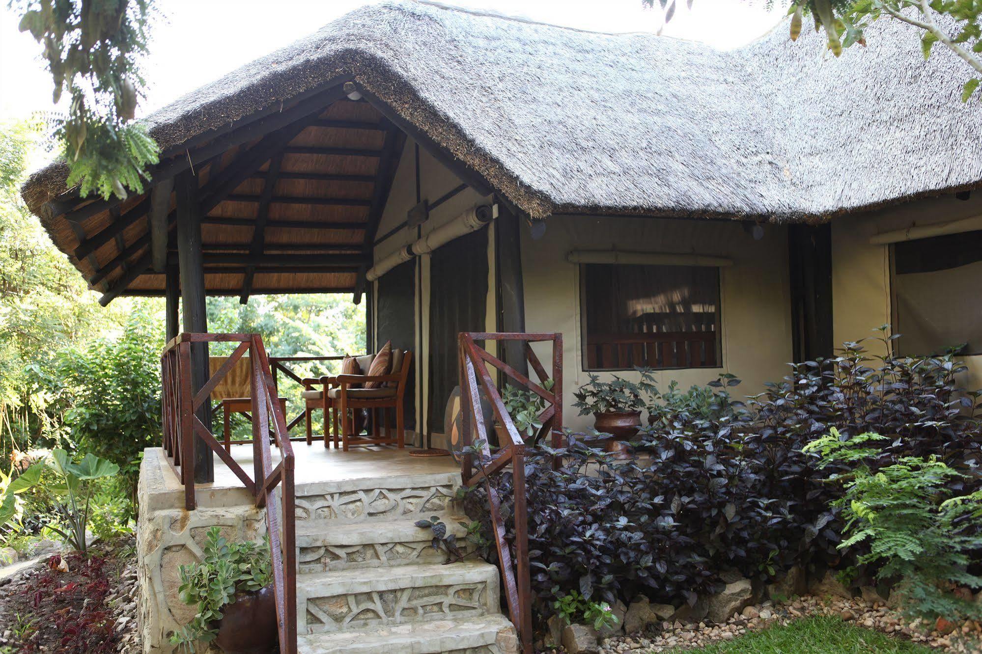 Blue Zebra Island Lodge Senga Екстериор снимка